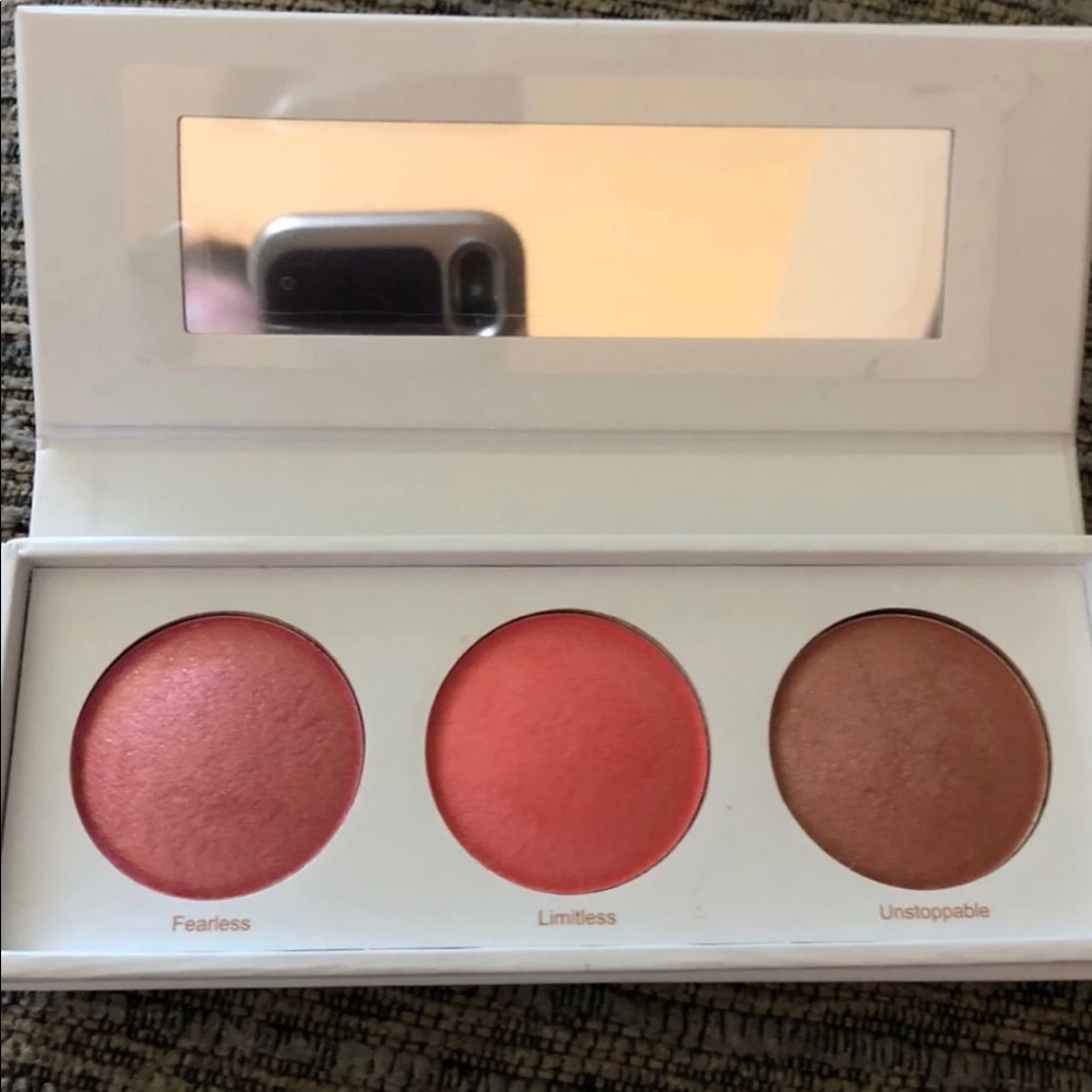 REALHER Blush Kit